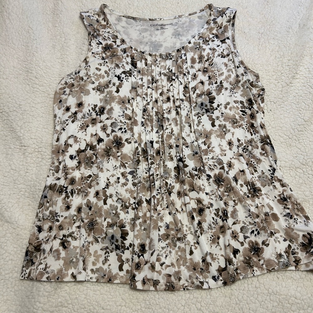 Ladies tank size PL by Croft and Barrow